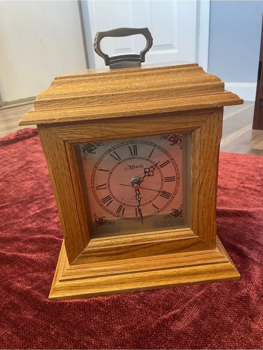 Classic Oak-Style Quartz Mantel Clock with Chimes